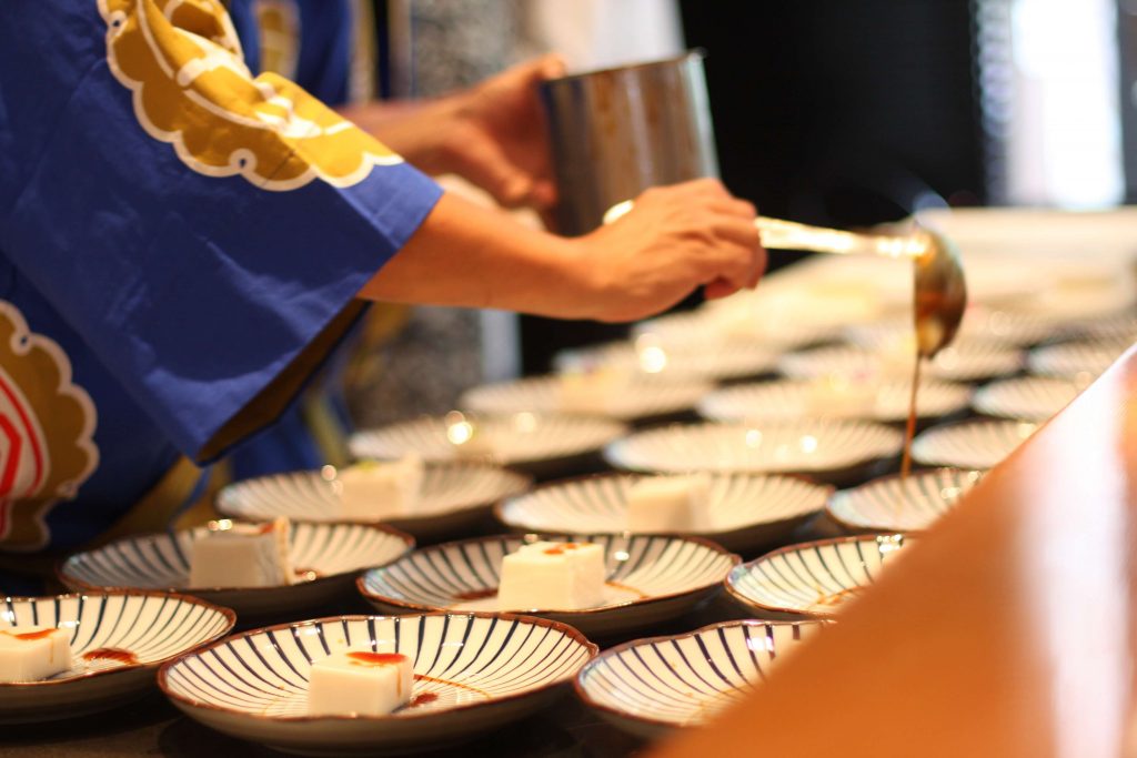 Preparação do almoço shojin com o chef Tanahashi