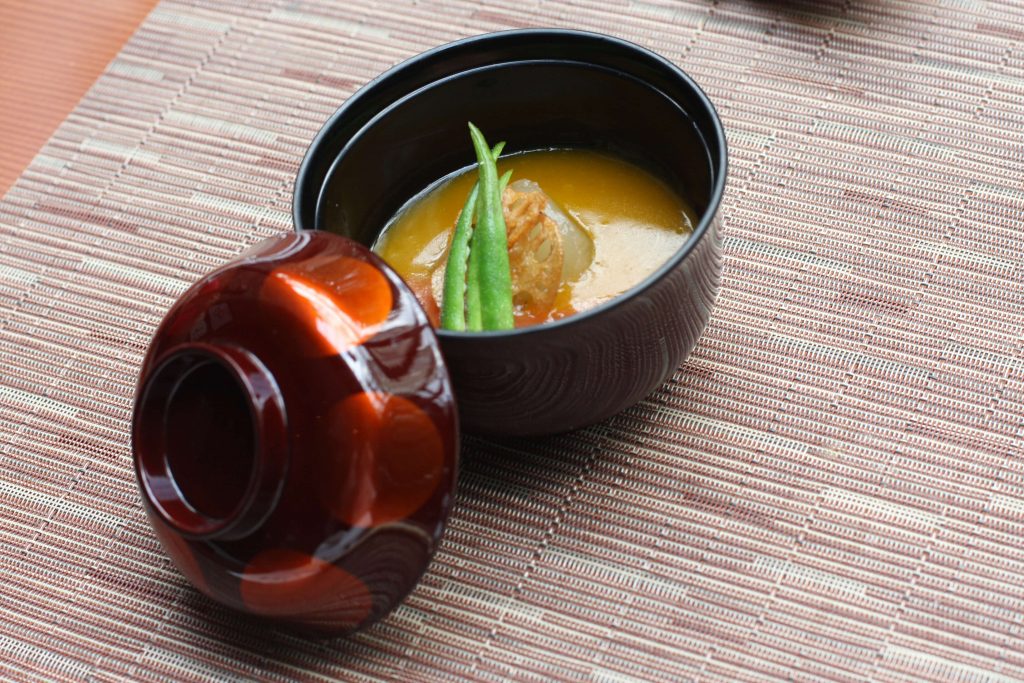 Shojin ryori, a culinária japonesa tradicional apresentada pelo chef japonêsTanahashi