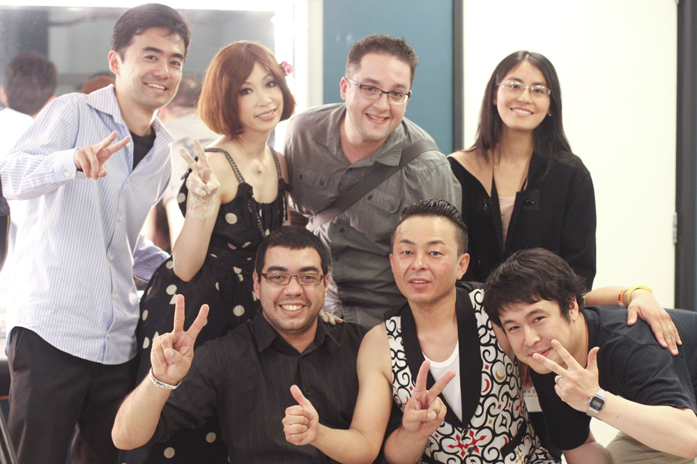 Equipe do Made in Japan com cantora Maki Nomiya e staff