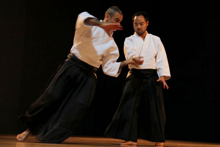 Demonstração de aikido por Ono sensei, no IV Encontro Internacional de Contato e Improvisação