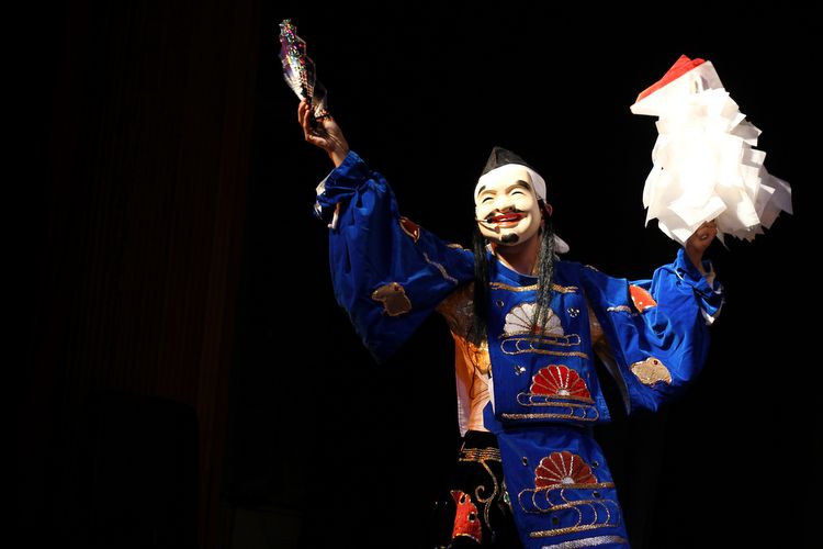 Apresentação de teatro kagura no Taiko Show Itigo Itie