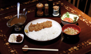 kare-teishoku-tonkatsu-full