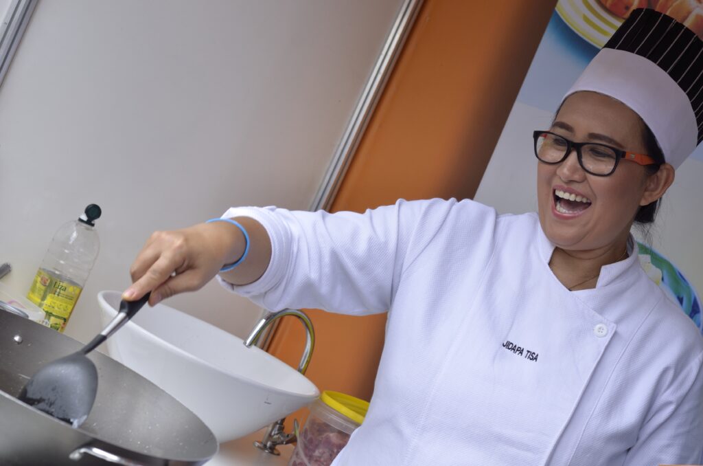 A chef Jidapa Tisa apresenta um pouco da culinária tailandesa chef jidapa tisa 2