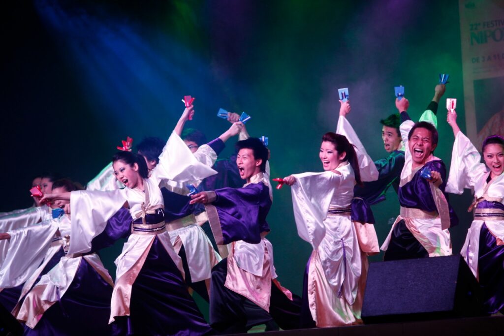 Grupo Saikyou de Yosakoi Soran se apresenta no Festival Nipo-Brasileiro de Maringá