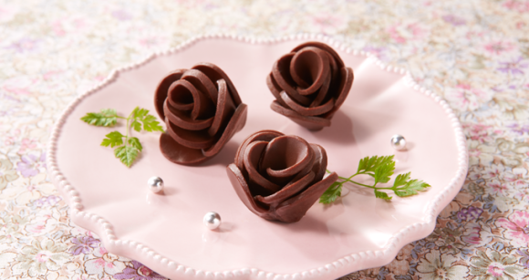 E até para fazer flores de chocolate