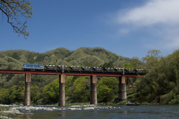 Ponte Oyahana sobre o rio Arakawa