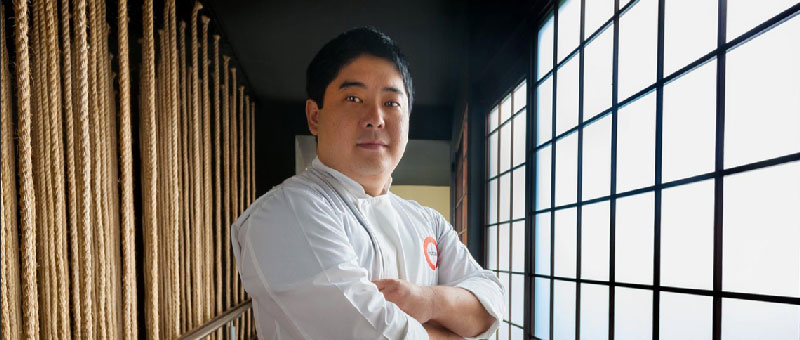 Mitsuharu Tsumura apresenta a culinária nikkei no restaurante Maido, em Lima. Micha-01