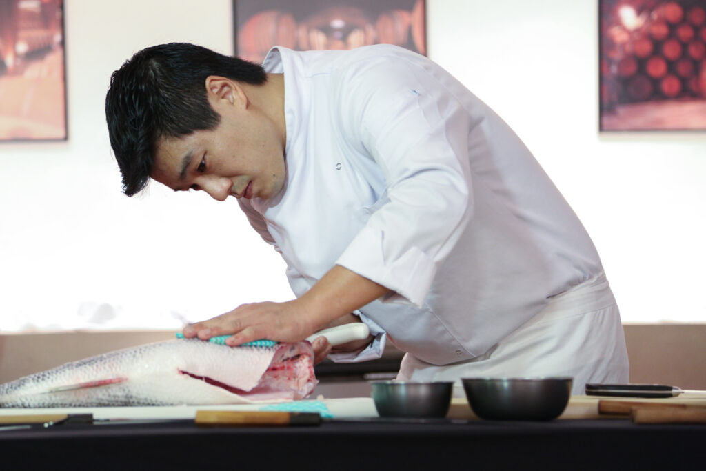 Celso Amano é o primeiro campeão brasileiro da Copa do Mundo de Sushi CelsoAmano_sushicup