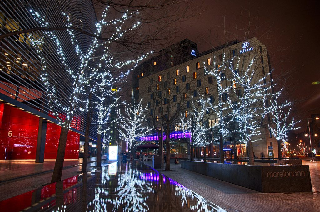 Iluminação em árvores de Ginza