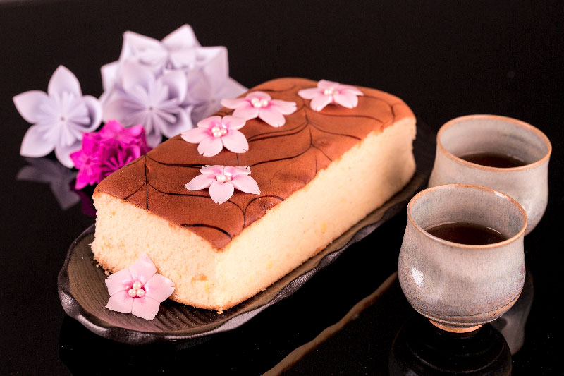 Decoração com flor de sakura de pasta americana